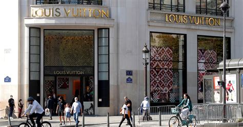 Thriving Louis Vuitton offsets drop in sales at luxury group 